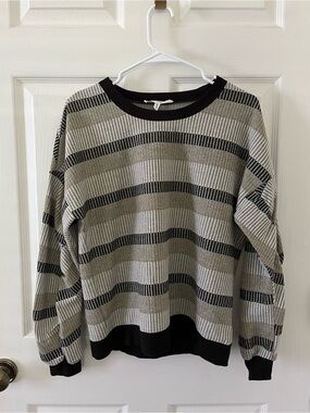 BCBGenerations Womens Striped Crewneck Sweater in Black and Gray